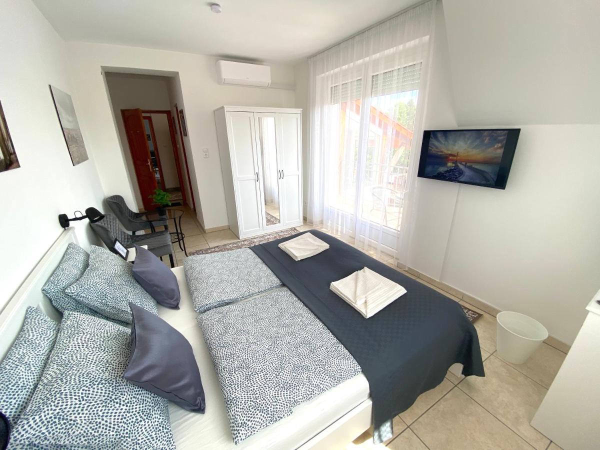 Villa Lillybeth - Lake Balaton ケストヘイ エクステリア 写真